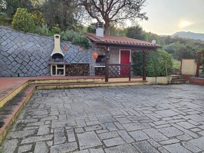 Terrace/patio - Holiday Home 'Maya' with Mountain View, Private Terrace and Garden (La Pila)
