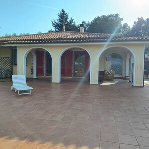 Exterior - Holiday Home 'Maya' with Mountain View, Private Terrace and Garden (La Pila)