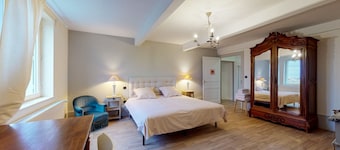 Spacious Country House - Les Gîtes du Pont de Pierre