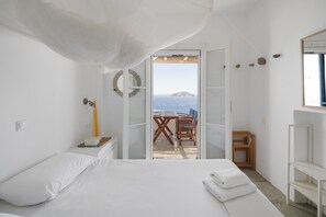 Room - Holiday Home 'Kristina' with Sea View, Private Terrace and Air Conditioning (Serifos)