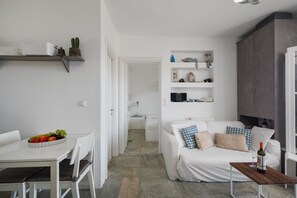 TV - Holiday Home 'Kristina' with Sea View, Private Terrace and Air Conditioning (Serifos)