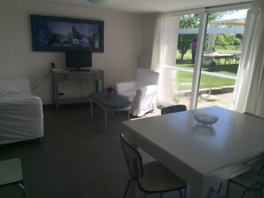 TV, ping pong