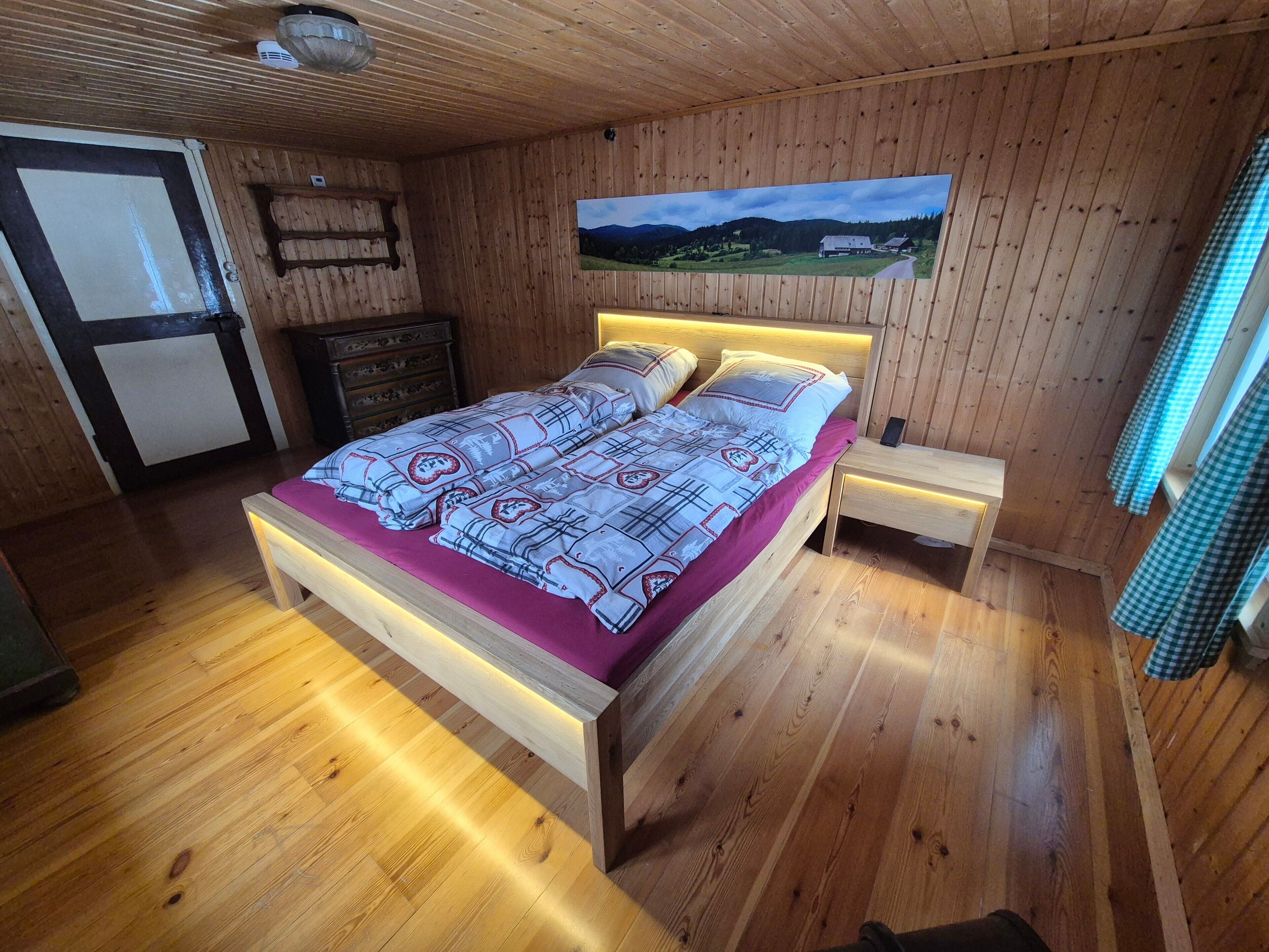 WiFi, bed sheets