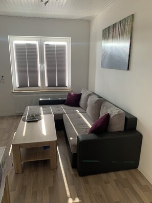 Living area - Vrbo Property (Sprakensehl)