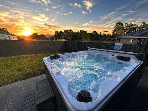 Hunter Hideaway | Spa & Games Room