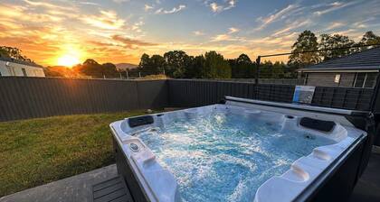 Hunter Hideaway | Spa & Games Room
