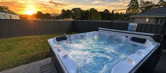 Hunter Hideaway | Spa & Games Room