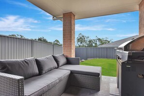 Property grounds - Hunter Hideaway | Spa & Games Room (Cessnock)