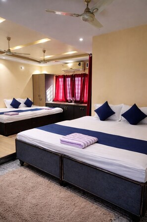 Quadruple Room | Free WiFi - Aryan Homestay Dehradun (Dehradun)