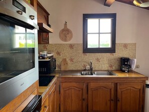 Fridge, microwave, oven, stovetop - Cozy house in Noirmoutier, near the beach - 7 guests (Noirmoutier-en-l'Île)