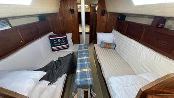 WiFi, bed sheets