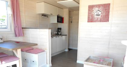 Houseboat Emmas meerZeit, super roof terrace, parking lot and private harbor beach