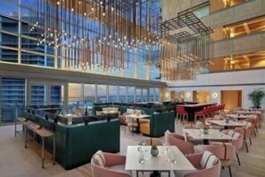 Dining - Luxurious 1BR Suite in Miami (Miami)