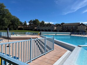 Pool - Lakeview appartement in tranquil surroundings close to Monflanquin (Monflanquin)