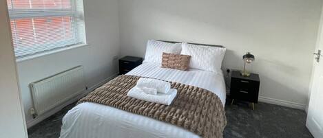 3 bedrooms, iron/ironing board, free WiFi, bed sheets