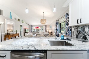 Interior - Upscale 2BR Townhome | Golf, Pools & Lake Views (Palm Beach Gardens)