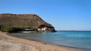 Beach nearby - Holiday Home 'Lydia Guest House - Sea' with Sea View, Private Terrace and Wi-Fi (Palekastron)