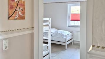 Zimmersafe, kostenloses WLAN, Bettwäsche