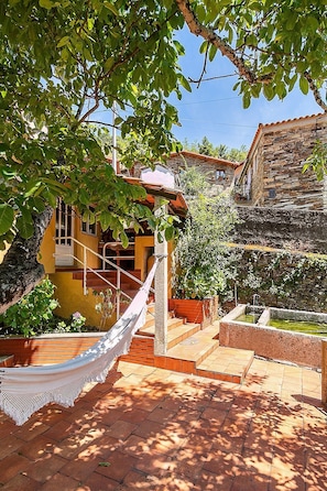 Property grounds - Exclusive Retreat Between the Orchard and the Douro River. (Castelo de Paiva)
