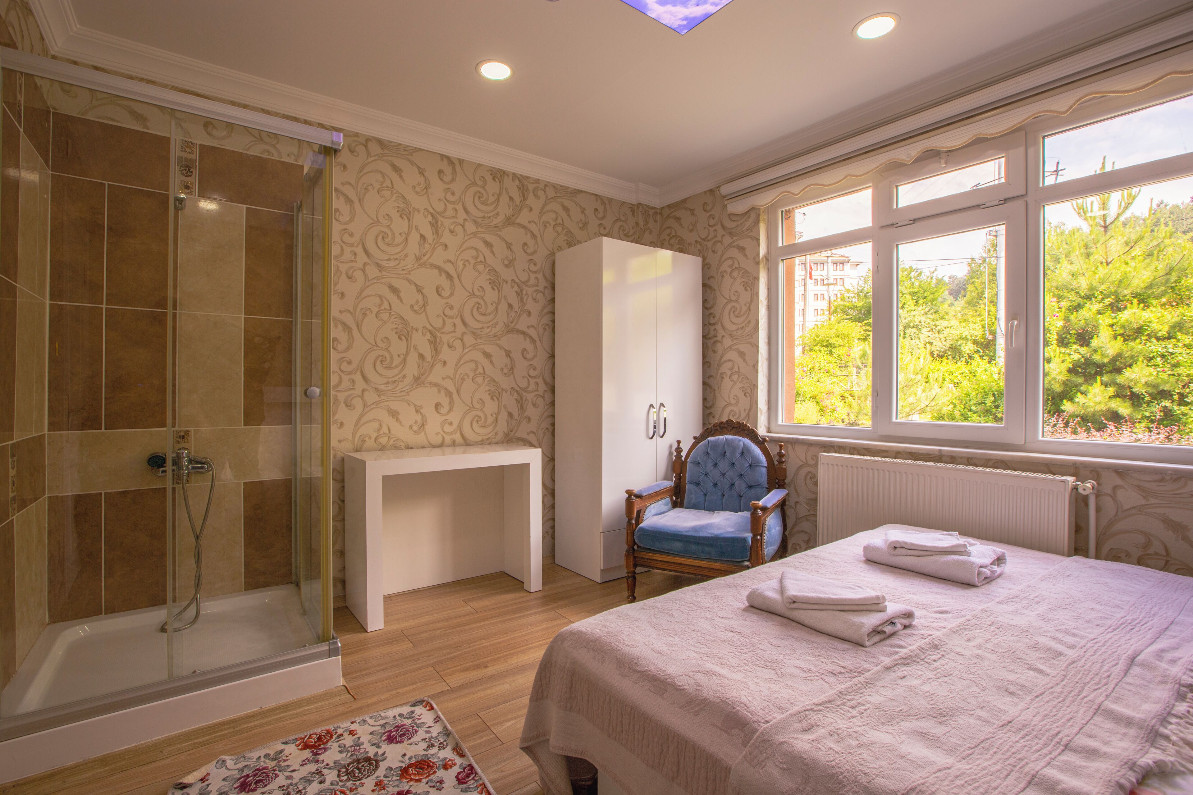 Quarto básico, sacada, vista para o jardim | Wi-Fi de cortesia, roupa de cama