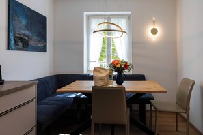 Dining - Vrbo Property (Allensbach)