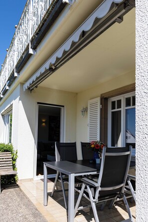 Outdoor dining - Vrbo Property (Allensbach)