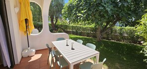 Outdoor dining - Villa Arcadas de Moura (Vilamoura)