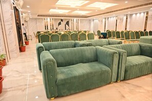 Interior - Hotel Velvet The Ultimate (Prayagraj)