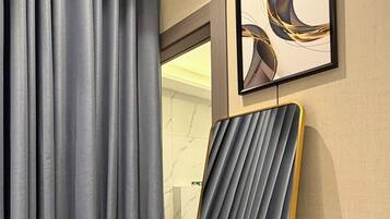 Apartment, 1 Bedroom, Accessible, Smoking | Interior