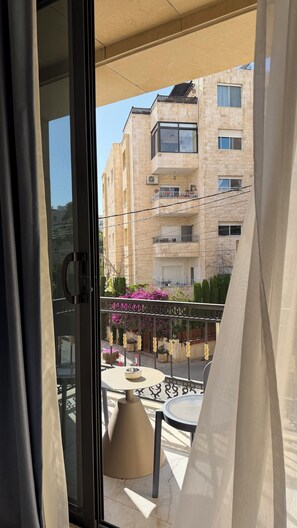 Balcony - 210 Tara-jre Jabal Al Lweibdeh With Stunning View (Amman)