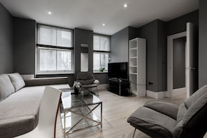 Living area - Superb 2 Bedroom Apartments (London)