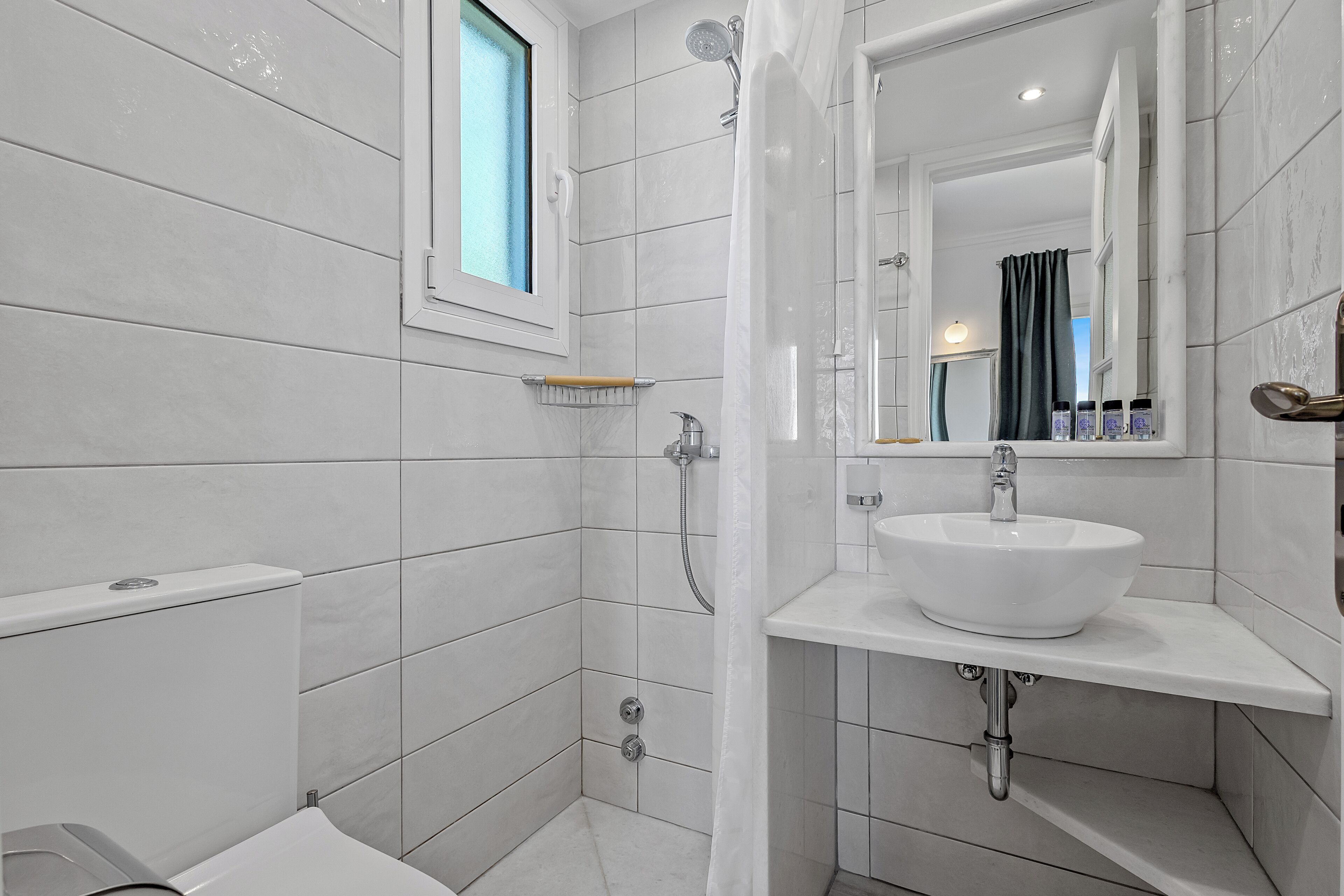 Superior Double or Twin Room, Sea View | Bathroom | Shower, hair dryer, towels, soap