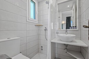 Superior Double or Twin Room, Sea View | Bathroom | Shower, hair dryer, towels, soap