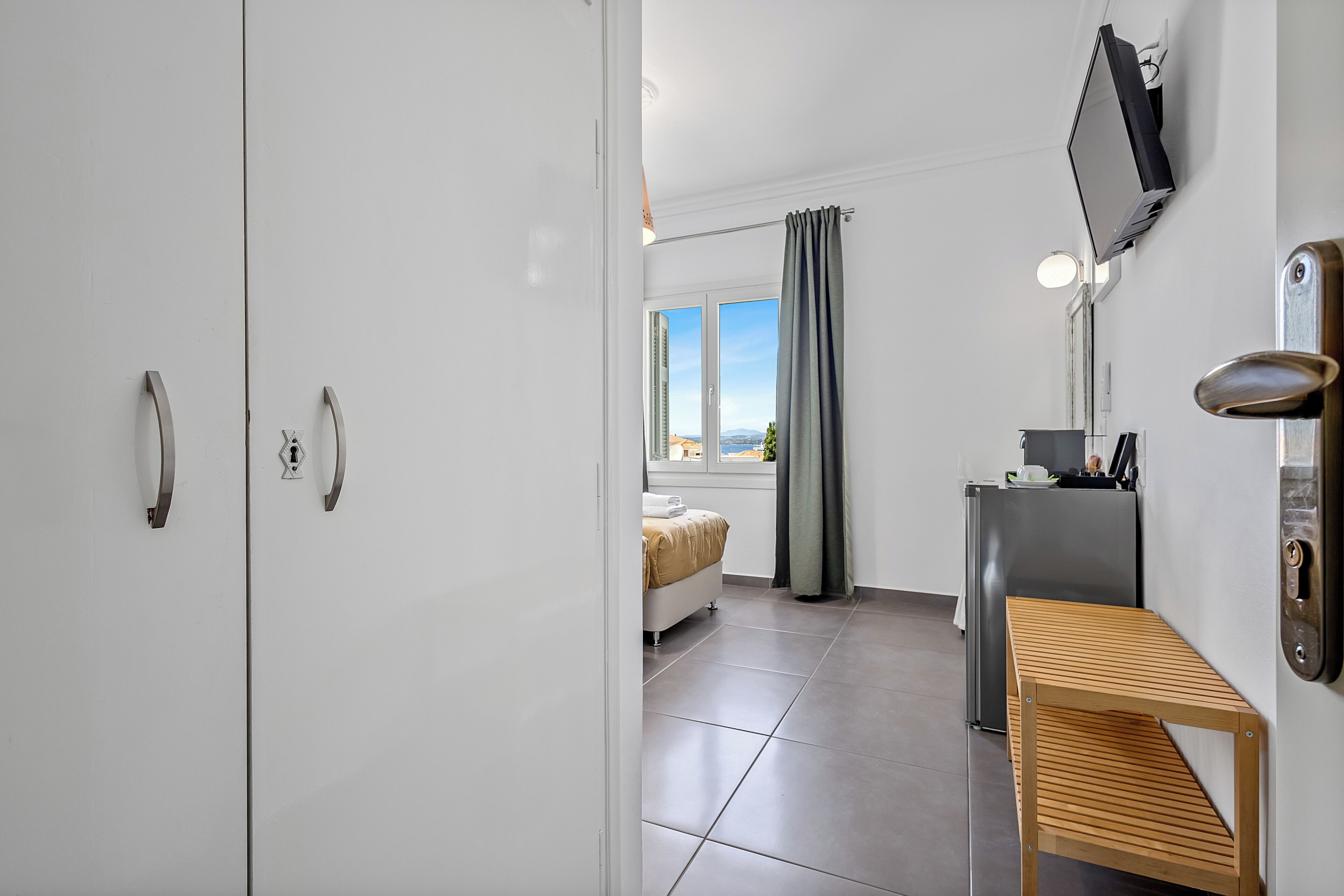 Superior Double or Twin Room, Sea View | Minibar, desk, free WiFi, bed sheets