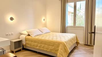 Habitación doble, vistas al jardín | Minibar, escritorio, wifi gratis y ropa de cama