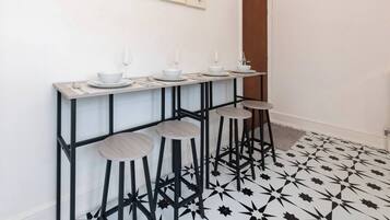 Apartment, 1 Bedroom | Dining