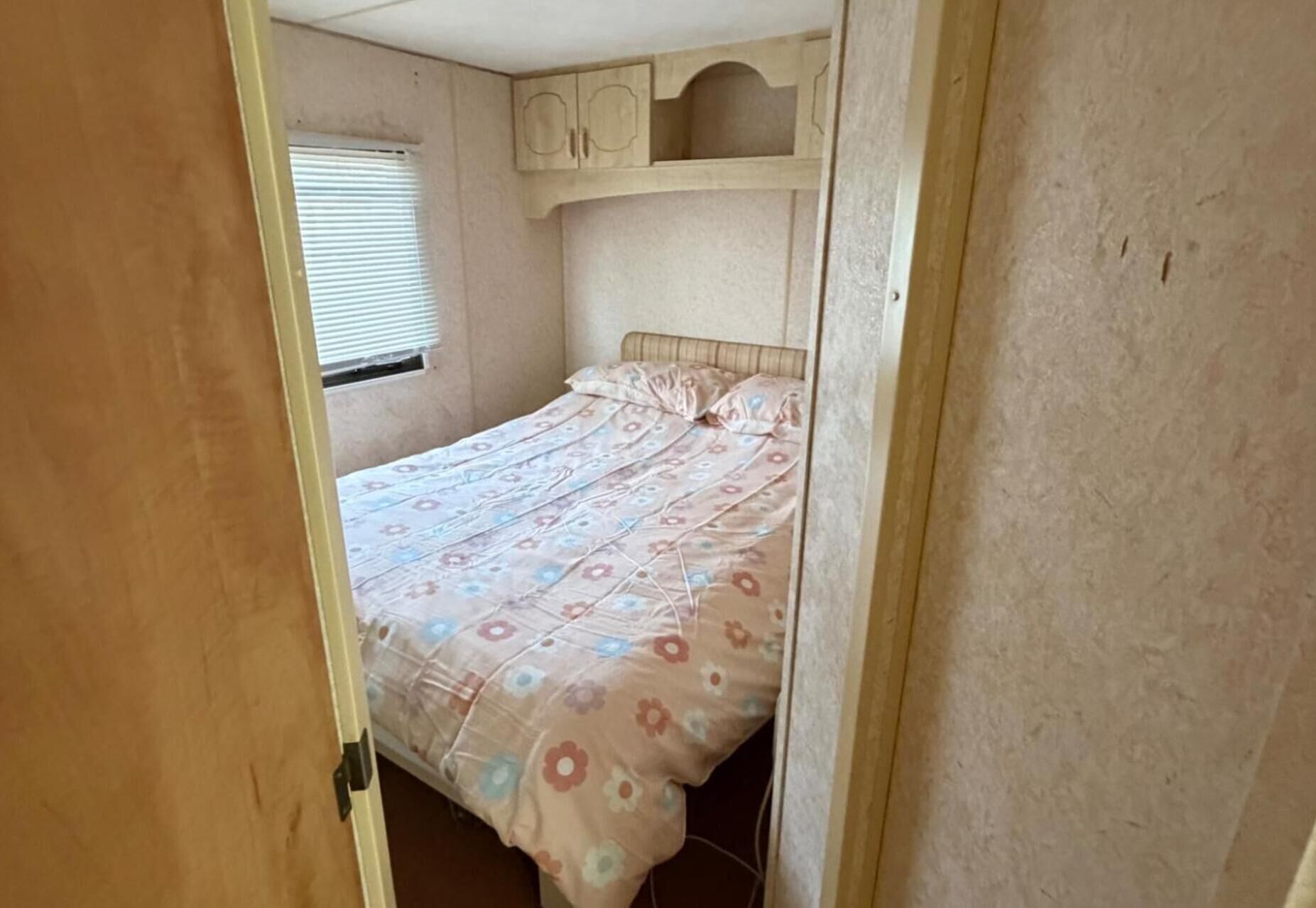 3 makuuhuonetta, silitysrauta/-lauta, ilmainen Wi-Fi, vuodevaatteet