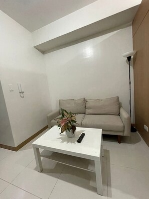 Living area - Her Casa Stays (Paranaque)