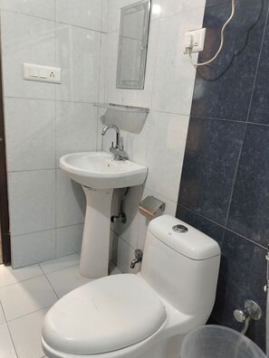 Bathroom - Green Forest Himachal Pradesh (Shimla)