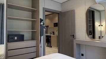 Apartment, 1 Bedroom, Accessible, Smoking | 1 bedroom