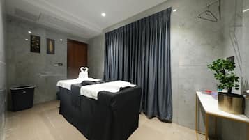 4 treatment rooms