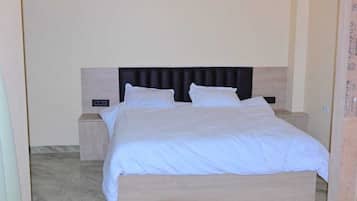 Deluxe Room | Desk, laptop workspace, free WiFi