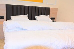 Deluxe-Zimmer | Schreibtisch, laptopgeeigneter Arbeitsplatz, kostenloses WLAN