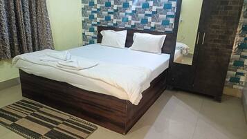 Deluxe Room | Rollaway beds, free WiFi, bed sheets