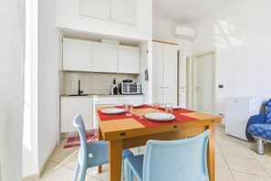Dining - Hostdomus - Ascanio Apartment (Alassio)