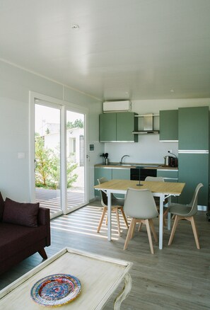 Interior - Macondo Agriliving - Tiny House Eucalipto (Castiadas)