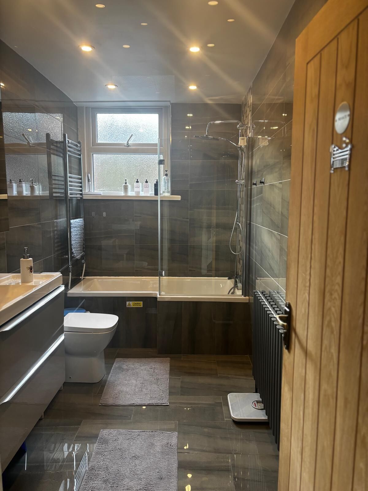 Standard Double Room, Garden View | Bathroom | Slippers