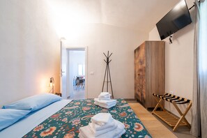 Iron/ironing board, WiFi, bed sheets - Macondo Agriliving - Ground Floor Apartment (Castiadas)