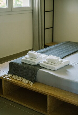 Iron/ironing board, WiFi, bed sheets - Macondo Agriliving - Ground Floor Apartment (Castiadas)