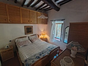 1 bedroom, WiFi, bed sheets - Detached House In The Castle Isola Del Giglio (isola del giglio)
